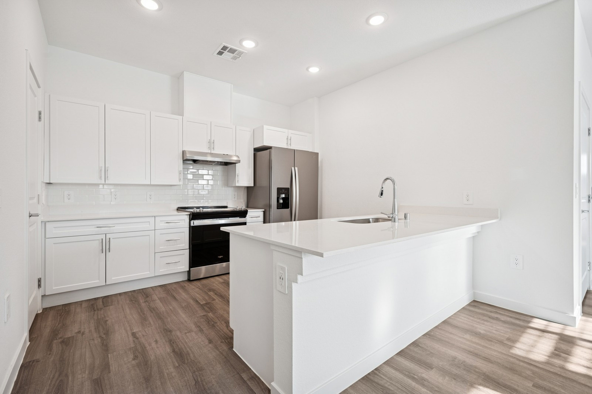 16 7410kingsleycvlnd1unit 2017 large