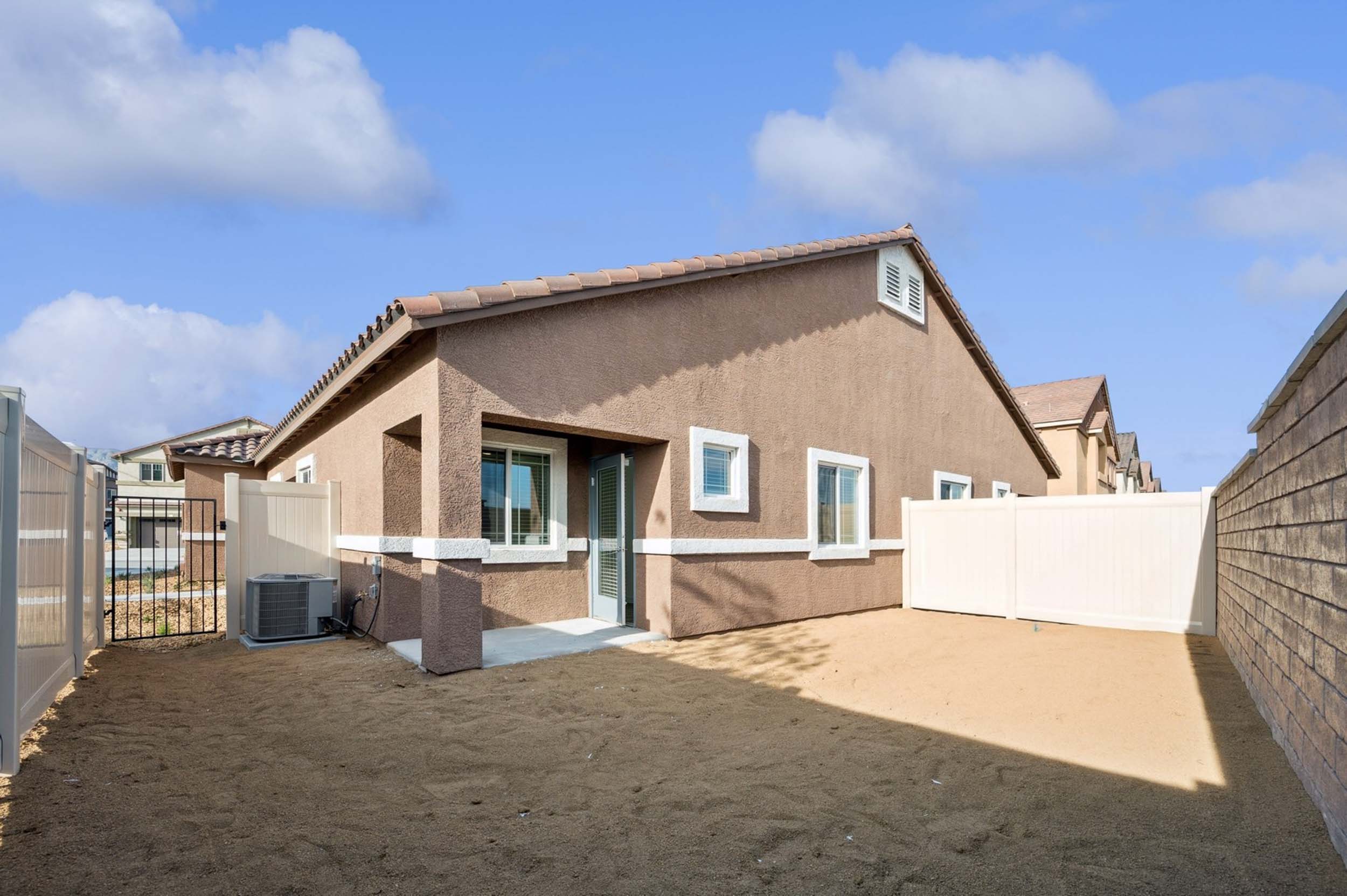32 7410kingsleycvlnd1unit 2034 large